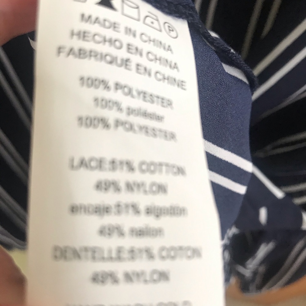 Michael Kors NWT Size 2X Navy Pinstriped Top - Picture 4 of 11